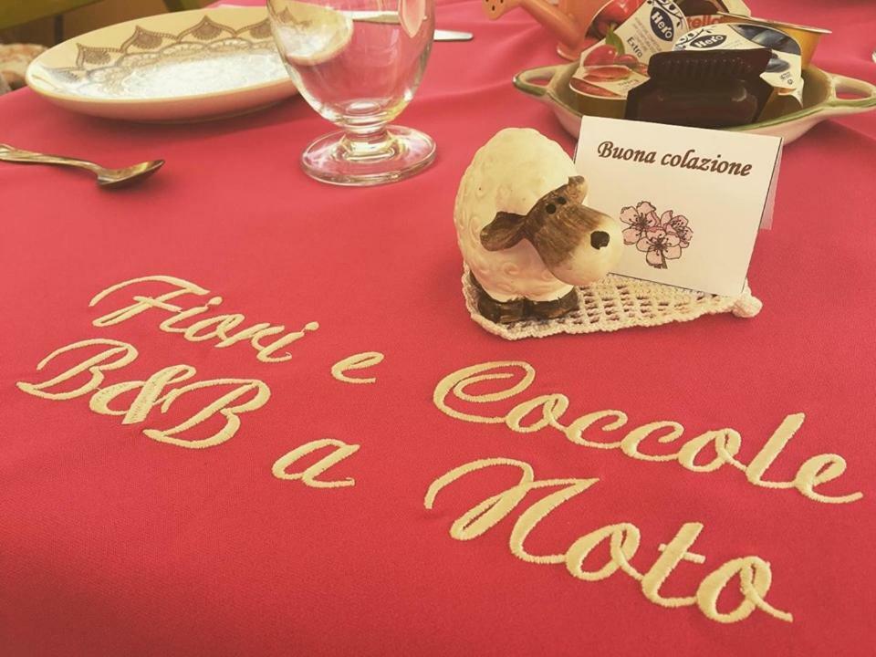 Fiori E Coccole Acomodação com café da manhã Noto Exterior foto